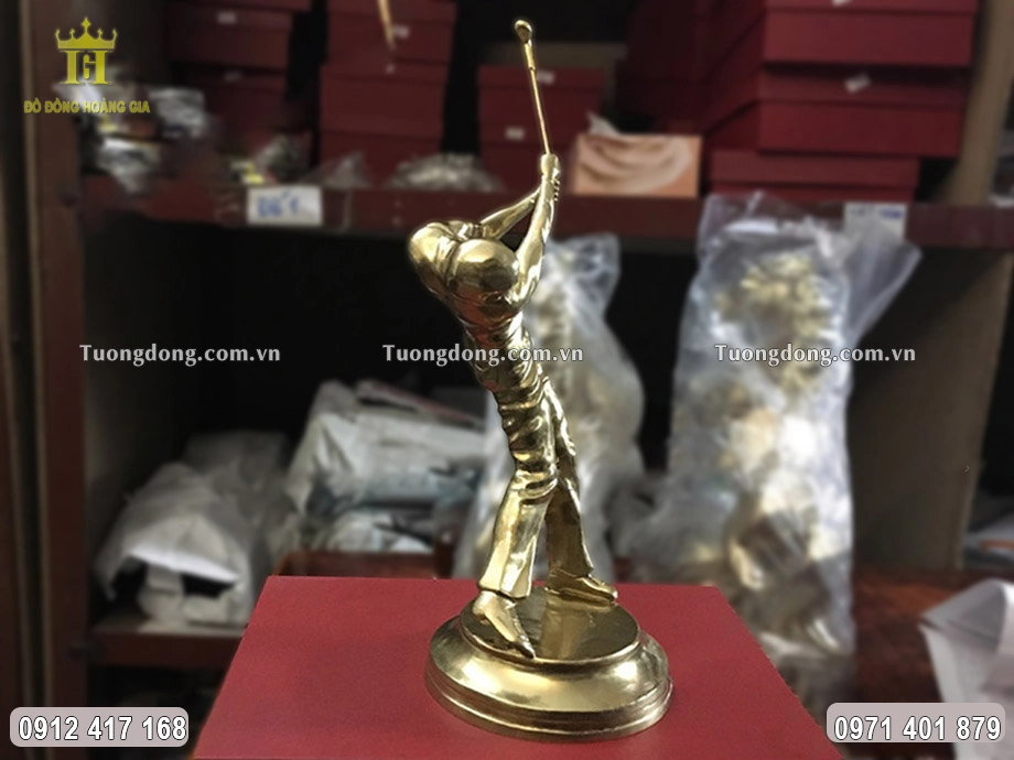 Bức tượng thích hợp đặt tại phòng khách hay phòng làm việc